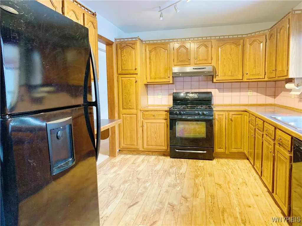 318 Ivyhurst Road North, Amherst, New York 14226, Amherst, New York 14226, 3 Bedrooms Bedrooms, 8 Rooms Rooms,2 BathroomsBathrooms,Residential Lease,For Rent,318 Ivyhurst Road North, Amherst, New York 14226,B1619301