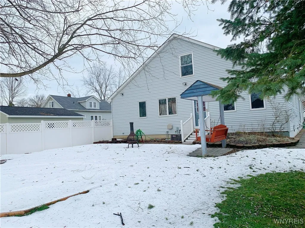 318 Ivyhurst Road North, Amherst, New York 14226, Amherst, New York 14226, 3 Bedrooms Bedrooms, 8 Rooms Rooms,2 BathroomsBathrooms,Residential Lease,For Rent,318 Ivyhurst Road North, Amherst, New York 14226,B1619301