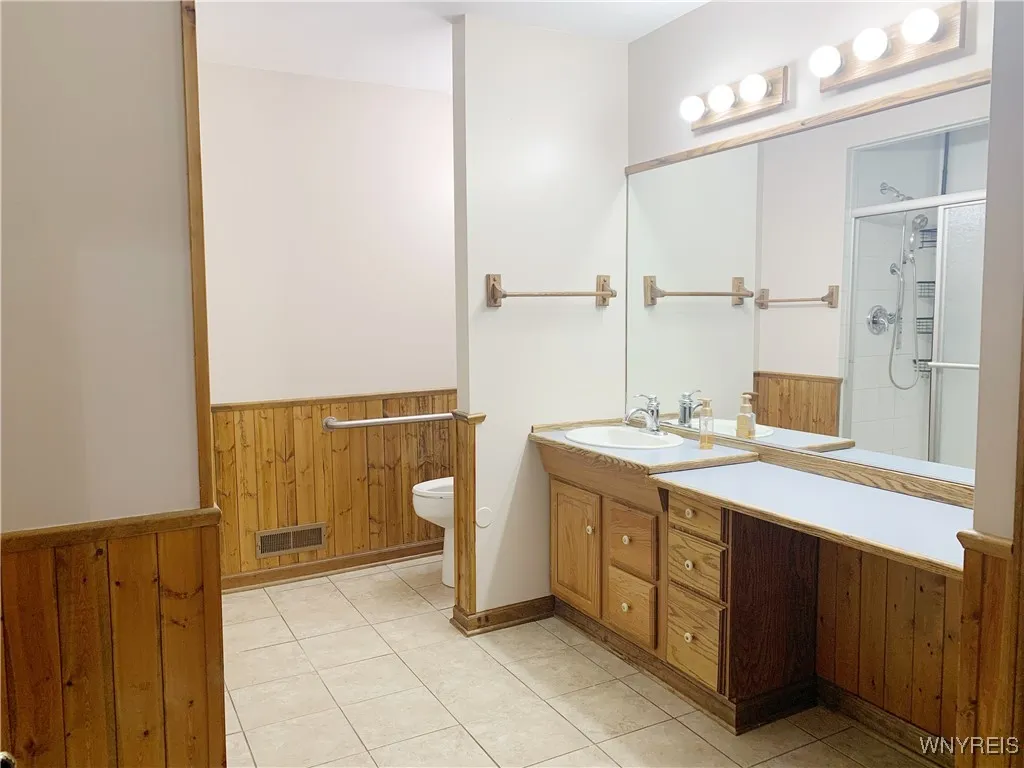 318 Ivyhurst Road North, Amherst, New York 14226, Amherst, New York 14226, 3 Bedrooms Bedrooms, 8 Rooms Rooms,2 BathroomsBathrooms,Residential Lease,For Rent,318 Ivyhurst Road North, Amherst, New York 14226,B1619301