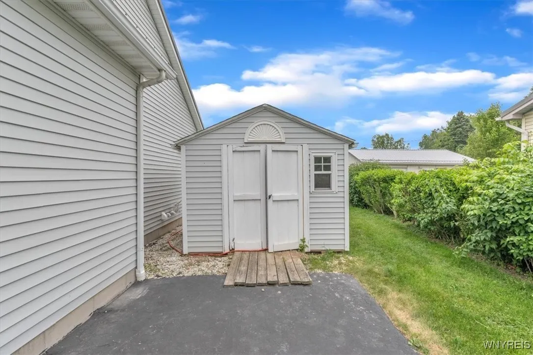 836 Upper Mountain Road, Lewiston, New York 14092, Lewiston, New York 14092, 3 Bedrooms Bedrooms, 8 Rooms Rooms,2 BathroomsBathrooms,Residential,Closed,836 Upper Mountain Road, Lewiston, New York 14092,B1619303