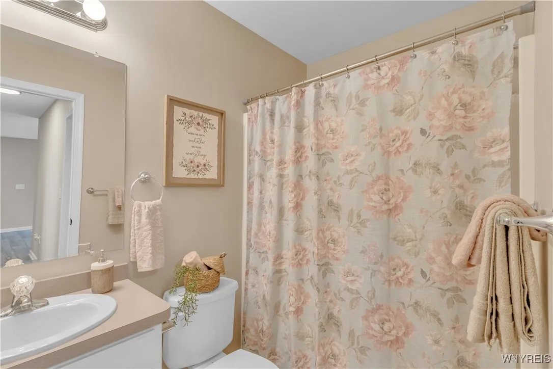 836 Upper Mountain Road, Lewiston, New York 14092, Lewiston, New York 14092, 3 Bedrooms Bedrooms, 8 Rooms Rooms,2 BathroomsBathrooms,Residential,Closed,836 Upper Mountain Road, Lewiston, New York 14092,B1619303