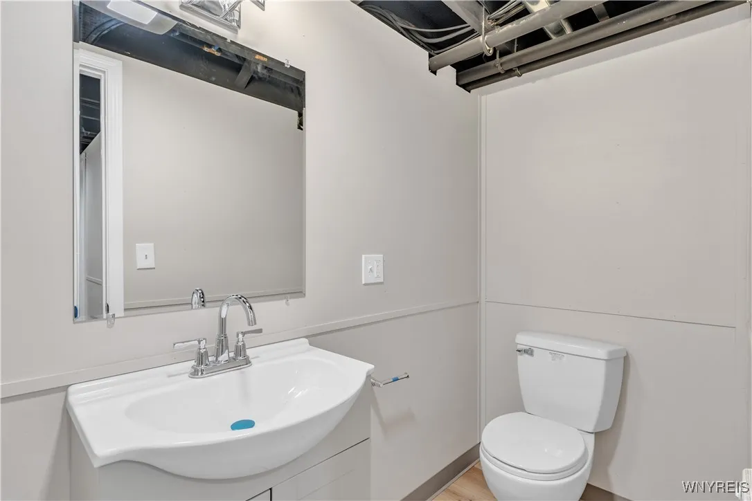836 Upper Mountain Road, Lewiston, New York 14092, Lewiston, New York 14092, 3 Bedrooms Bedrooms, 8 Rooms Rooms,2 BathroomsBathrooms,Residential,Closed,836 Upper Mountain Road, Lewiston, New York 14092,B1619303