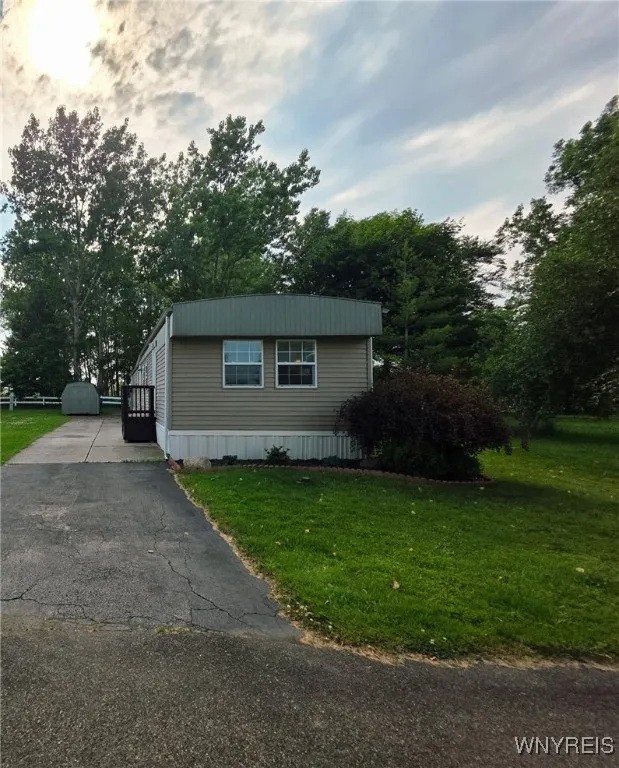 74 Burgundy Circle, West Seneca, New York 14224, West Seneca, New York 14224, 2 Bedrooms Bedrooms, 5 Rooms Rooms,1 BathroomBathrooms,Residential,Closed,74 Burgundy Circle, West Seneca, New York 14224,0,B1618643