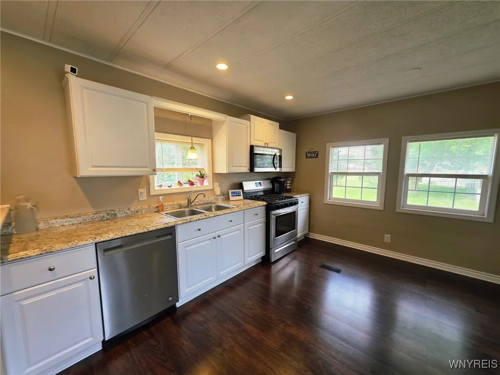 74 Burgundy Circle, West Seneca, New York 14224, West Seneca, New York 14224, 2 Bedrooms Bedrooms, 5 Rooms Rooms,1 BathroomBathrooms,Residential,Closed,74 Burgundy Circle, West Seneca, New York 14224,0,B1618643