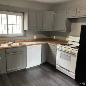 309 North Main Street, Manlius, New York 13116, Manlius, New York 13116, 3 Bedrooms Bedrooms, 8 Rooms Rooms,1 BathroomBathrooms,Residential,For Sale,309 North Main Street, Manlius, New York 13116,S1619832