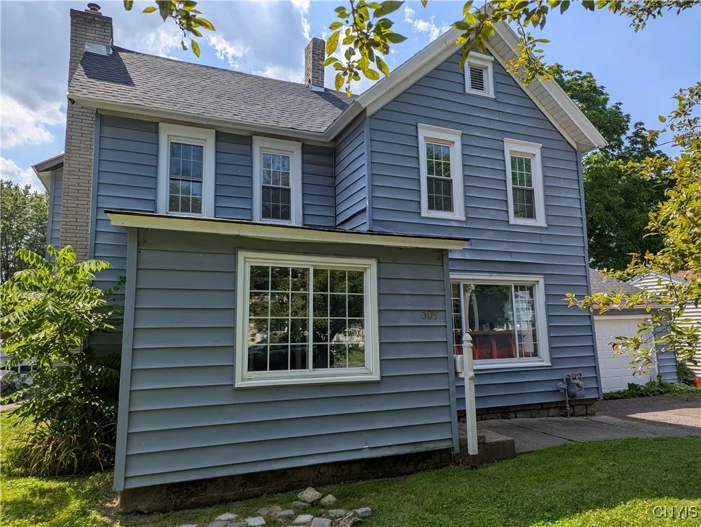 309 North Main Street, Manlius, New York 13116, Manlius, New York 13116, 3 Bedrooms Bedrooms, 8 Rooms Rooms,1 BathroomBathrooms,Residential,For Sale,309 North Main Street, Manlius, New York 13116,S1619832