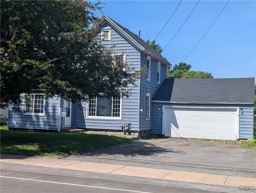 309 North Main Street, Manlius, New York 13116, Manlius, New York 13116, 3 Bedrooms Bedrooms, 8 Rooms Rooms,1 BathroomBathrooms,Residential,For Sale,309 North Main Street, Manlius, New York 13116,S1619832