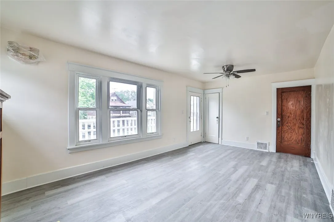 2409 La Salle Avenue, Niagara Falls, New York 1430, Niagara Falls, New York 14301, 4 Bedrooms Bedrooms, ,2 BathroomsBathrooms,Residential,For Sale,2409 La Salle Avenue, Niagara Falls, New York 1430,B1617592