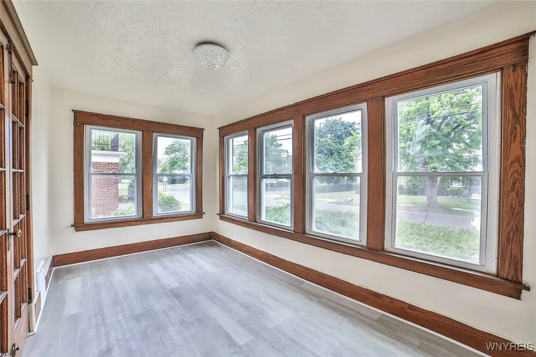 2409 La Salle Avenue, Niagara Falls, New York 1430, Niagara Falls, New York 14301, 4 Bedrooms Bedrooms, ,2 BathroomsBathrooms,Residential,For Sale,2409 La Salle Avenue, Niagara Falls, New York 1430,B1617592