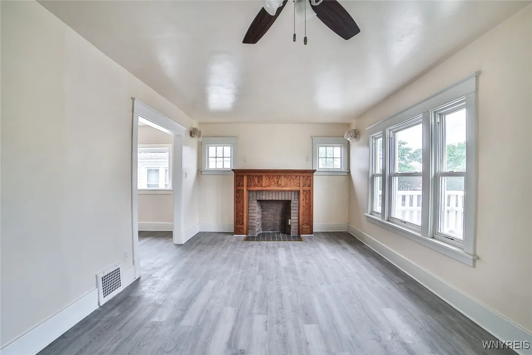 2409 La Salle Avenue, Niagara Falls, New York 1430, Niagara Falls, New York 14301, 4 Bedrooms Bedrooms, ,2 BathroomsBathrooms,Residential,For Sale,2409 La Salle Avenue, Niagara Falls, New York 1430,B1617592