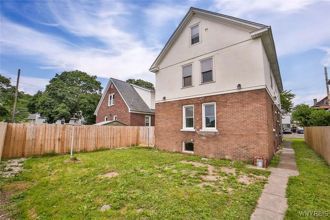 2409 La Salle Avenue, Niagara Falls, New York 1430, Niagara Falls, New York 14301, 4 Bedrooms Bedrooms, ,2 BathroomsBathrooms,Residential,For Sale,2409 La Salle Avenue, Niagara Falls, New York 1430,B1617592