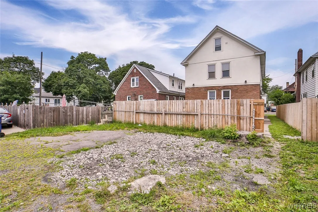 2409 La Salle Avenue, Niagara Falls, New York 1430, Niagara Falls, New York 14301, 4 Bedrooms Bedrooms, ,2 BathroomsBathrooms,Residential,For Sale,2409 La Salle Avenue, Niagara Falls, New York 1430,B1617592