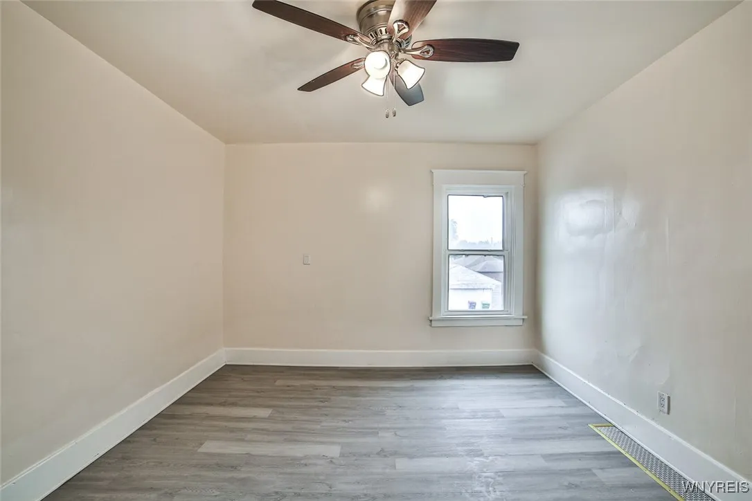 2409 La Salle Avenue, Niagara Falls, New York 1430, Niagara Falls, New York 14301, 4 Bedrooms Bedrooms, ,2 BathroomsBathrooms,Residential,For Sale,2409 La Salle Avenue, Niagara Falls, New York 1430,B1617592