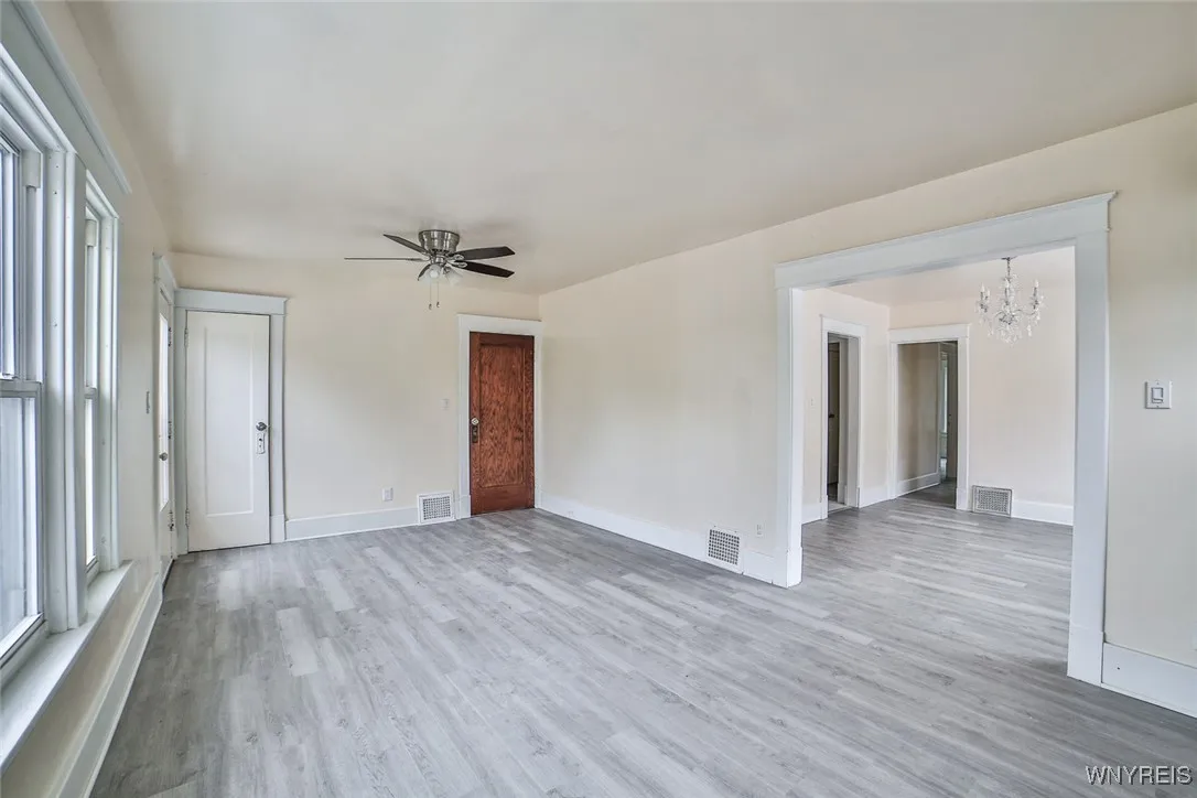 2409 La Salle Avenue, Niagara Falls, New York 1430, Niagara Falls, New York 14301, 4 Bedrooms Bedrooms, ,2 BathroomsBathrooms,Residential,For Sale,2409 La Salle Avenue, Niagara Falls, New York 1430,B1617592