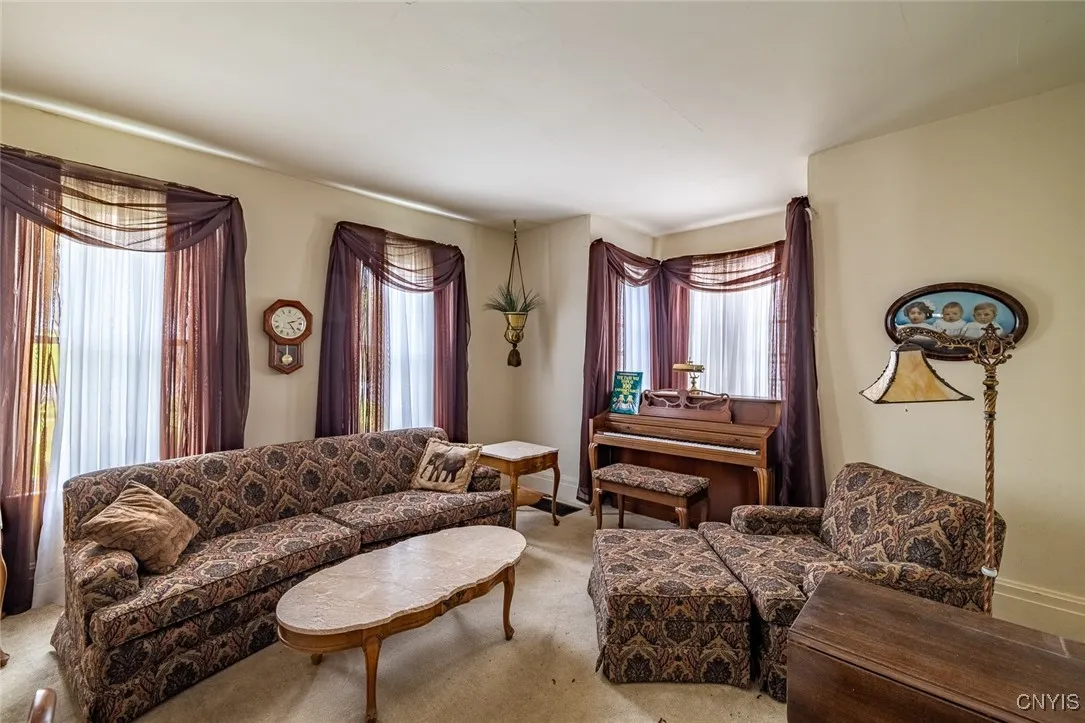 21 Hillside Avenue, New Hartford, New York 13413, New Hartford, New York 13413, 3 Bedrooms Bedrooms, 7 Rooms Rooms,1 BathroomBathrooms,Residential,For Sale,21 Hillside Avenue, New Hartford, New York 13413,S1619730