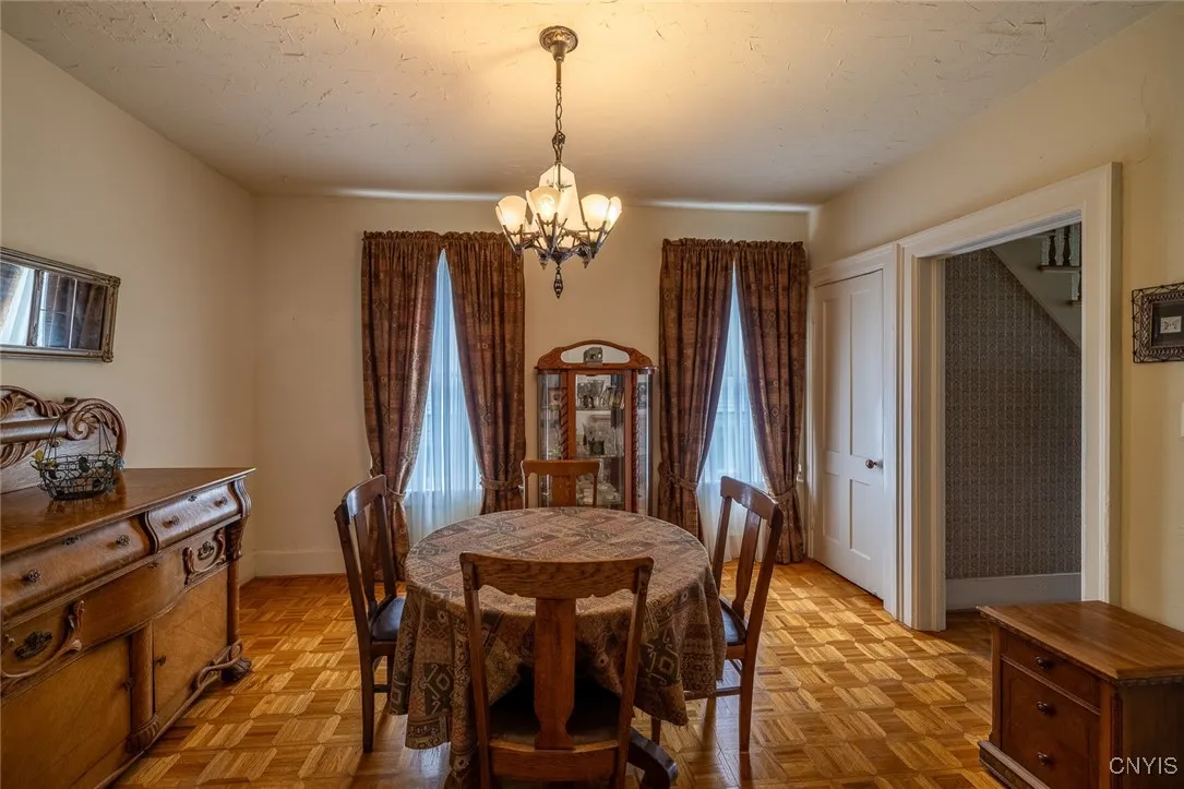 21 Hillside Avenue, New Hartford, New York 13413, New Hartford, New York 13413, 3 Bedrooms Bedrooms, 7 Rooms Rooms,1 BathroomBathrooms,Residential,For Sale,21 Hillside Avenue, New Hartford, New York 13413,S1619730