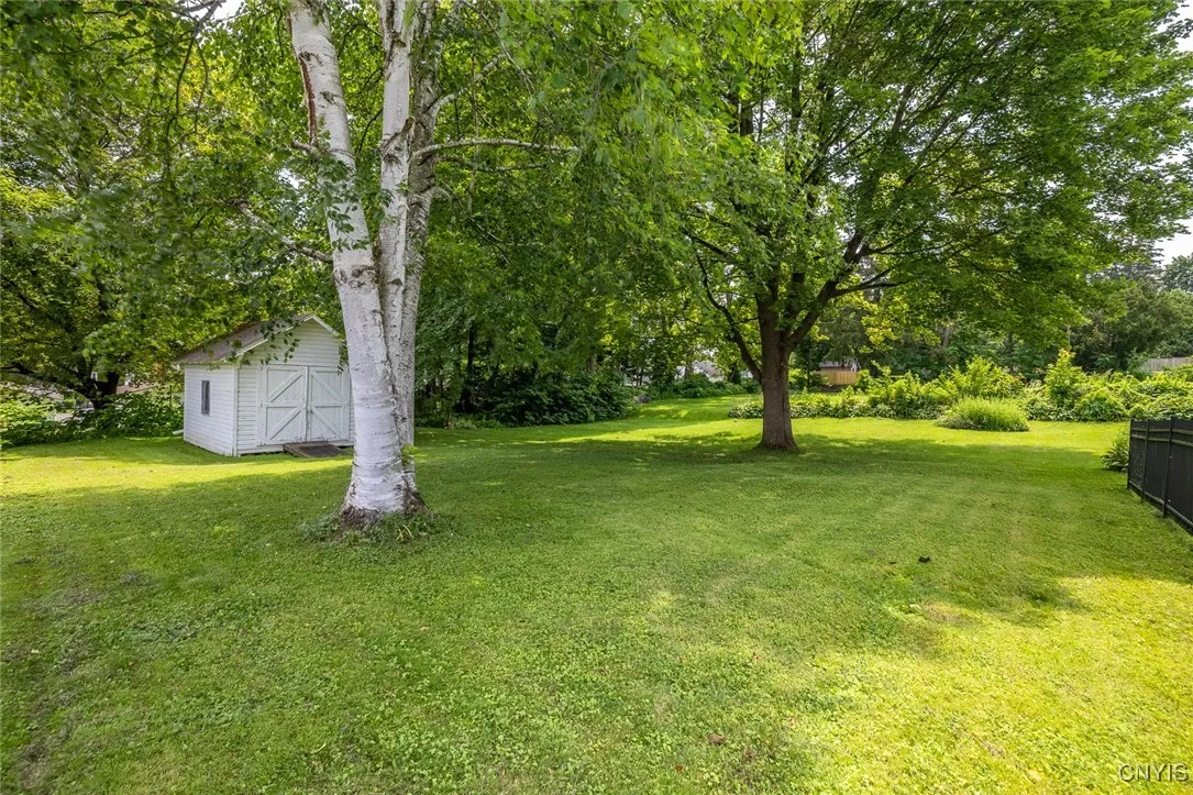 21 Hillside Avenue, New Hartford, New York 13413, New Hartford, New York 13413, 3 Bedrooms Bedrooms, 7 Rooms Rooms,1 BathroomBathrooms,Residential,For Sale,21 Hillside Avenue, New Hartford, New York 13413,S1619730