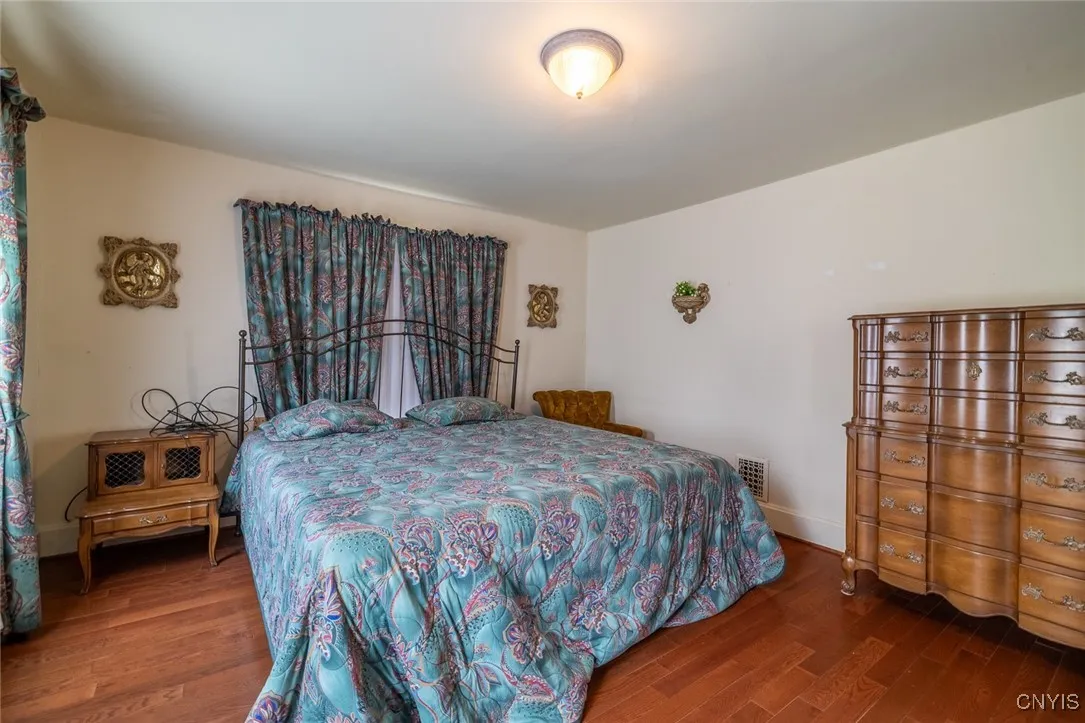 21 Hillside Avenue, New Hartford, New York 13413, New Hartford, New York 13413, 3 Bedrooms Bedrooms, 7 Rooms Rooms,1 BathroomBathrooms,Residential,For Sale,21 Hillside Avenue, New Hartford, New York 13413,S1619730