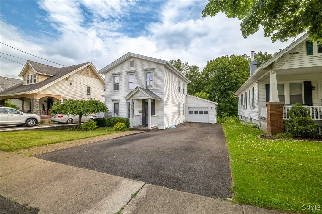 21 Hillside Avenue, New Hartford, New York 13413, New Hartford, New York 13413, 3 Bedrooms Bedrooms, 7 Rooms Rooms,1 BathroomBathrooms,Residential,For Sale,21 Hillside Avenue, New Hartford, New York 13413,S1619730