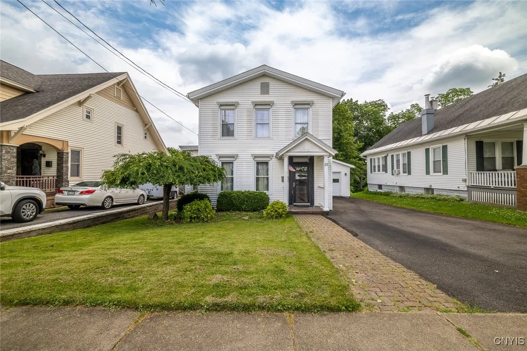 21 Hillside Avenue, New Hartford, New York 13413, New Hartford, New York 13413, 3 Bedrooms Bedrooms, 7 Rooms Rooms,1 BathroomBathrooms,Residential,For Sale,21 Hillside Avenue, New Hartford, New York 13413,S1619730