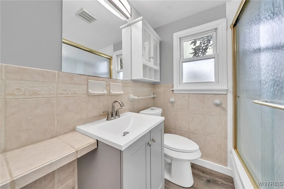 257 Oakridge Avenue, Tonawanda, New York 14217, Tonawanda, New York 14217, 3 Bedrooms Bedrooms, 5 Rooms Rooms,1 BathroomBathrooms,Residential,Closed,257 Oakridge Avenue, Tonawanda, New York 14217,B1619872