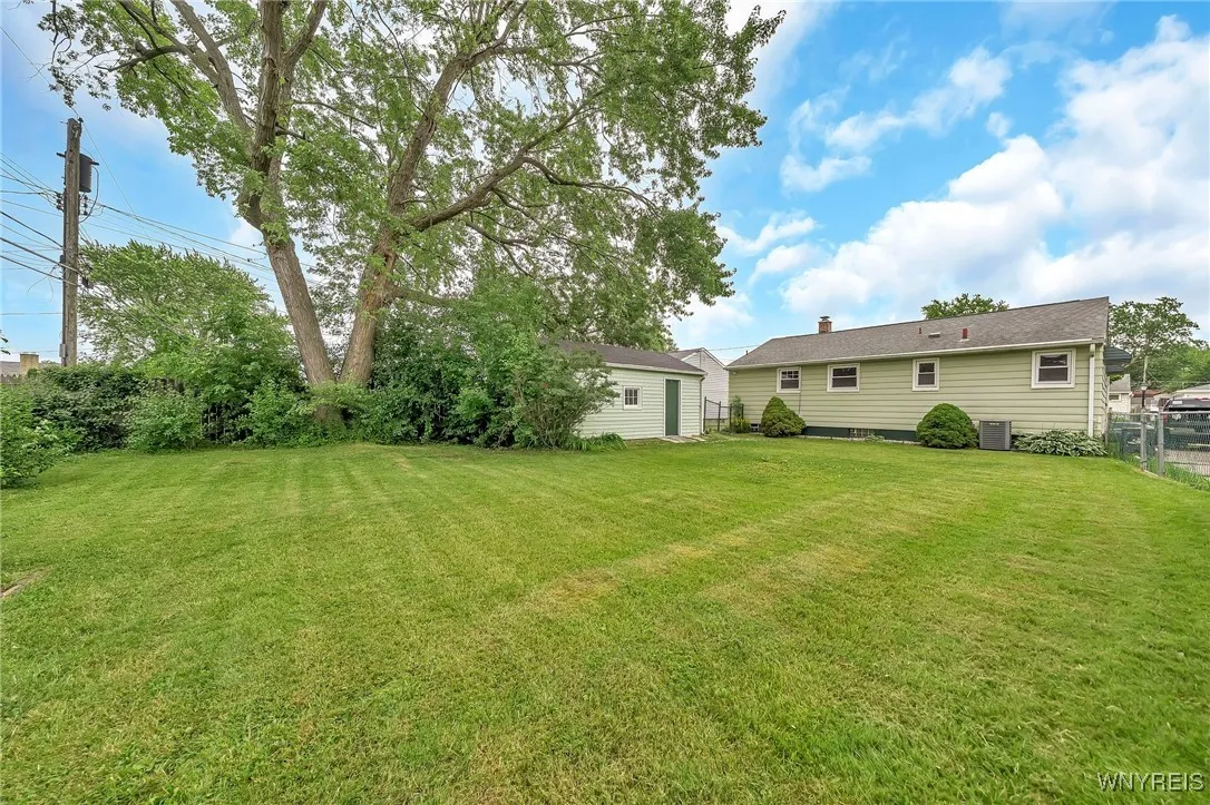 257 Oakridge Avenue, Tonawanda, New York 14217, Tonawanda, New York 14217, 3 Bedrooms Bedrooms, 5 Rooms Rooms,1 BathroomBathrooms,Residential,Closed,257 Oakridge Avenue, Tonawanda, New York 14217,B1619872