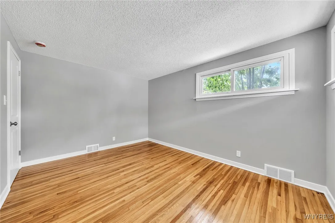 257 Oakridge Avenue, Tonawanda, New York 14217, Tonawanda, New York 14217, 3 Bedrooms Bedrooms, 5 Rooms Rooms,1 BathroomBathrooms,Residential,Closed,257 Oakridge Avenue, Tonawanda, New York 14217,B1619872