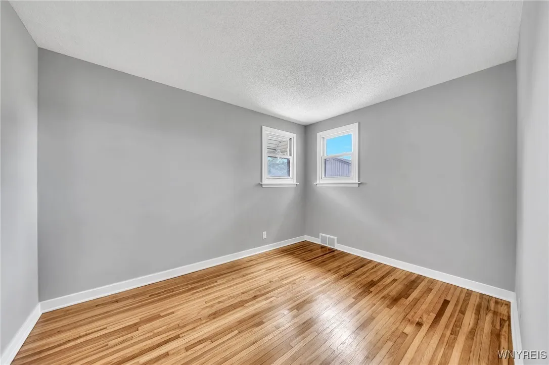 257 Oakridge Avenue, Tonawanda, New York 14217, Tonawanda, New York 14217, 3 Bedrooms Bedrooms, 5 Rooms Rooms,1 BathroomBathrooms,Residential,Closed,257 Oakridge Avenue, Tonawanda, New York 14217,B1619872