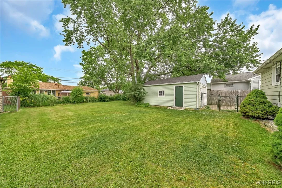 257 Oakridge Avenue, Tonawanda, New York 14217, Tonawanda, New York 14217, 3 Bedrooms Bedrooms, 5 Rooms Rooms,1 BathroomBathrooms,Residential,Closed,257 Oakridge Avenue, Tonawanda, New York 14217,B1619872