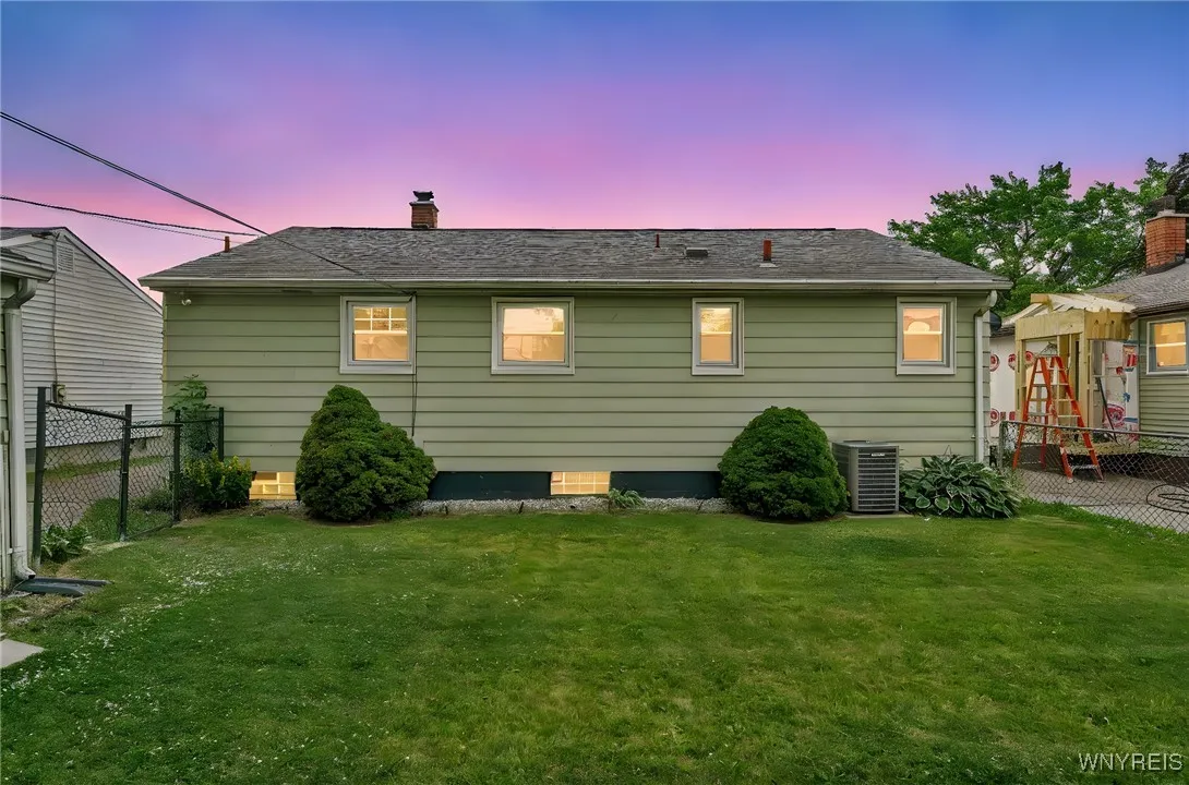 257 Oakridge Avenue, Tonawanda, New York 14217, Tonawanda, New York 14217, 3 Bedrooms Bedrooms, 5 Rooms Rooms,1 BathroomBathrooms,Residential,Closed,257 Oakridge Avenue, Tonawanda, New York 14217,B1619872