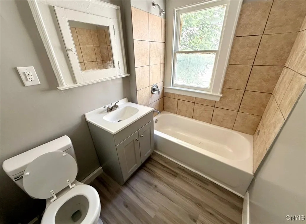 505 Hudson Street, Syracuse, New York 13207, Syracuse, New York 13207, 2 Bedrooms Bedrooms, 6 Rooms Rooms,1 BathroomBathrooms,Residential Lease,Closed,505 Hudson Street, Syracuse, New York 13207,S1619880