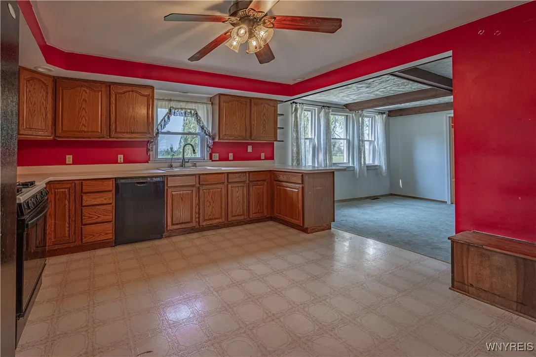 4700 Lockport Road, Pendleton, New York 14094, Pendleton, New York 14094, 4 Bedrooms Bedrooms, 10 Rooms Rooms,1 BathroomBathrooms,Residential,For Sale,4700 Lockport Road, Pendleton, New York 14094,B1619841