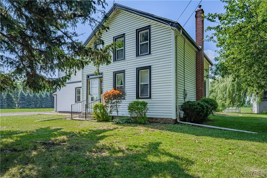 4700 Lockport Road, Pendleton, New York 14094, Pendleton, New York 14094, 4 Bedrooms Bedrooms, 10 Rooms Rooms,1 BathroomBathrooms,Residential,For Sale,4700 Lockport Road, Pendleton, New York 14094,B1619841