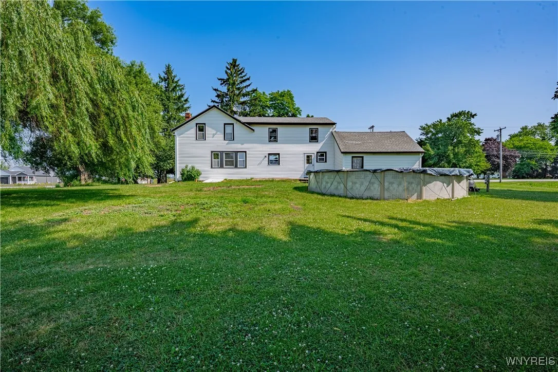 4700 Lockport Road, Pendleton, New York 14094, Pendleton, New York 14094, 4 Bedrooms Bedrooms, 10 Rooms Rooms,1 BathroomBathrooms,Residential,For Sale,4700 Lockport Road, Pendleton, New York 14094,B1619841