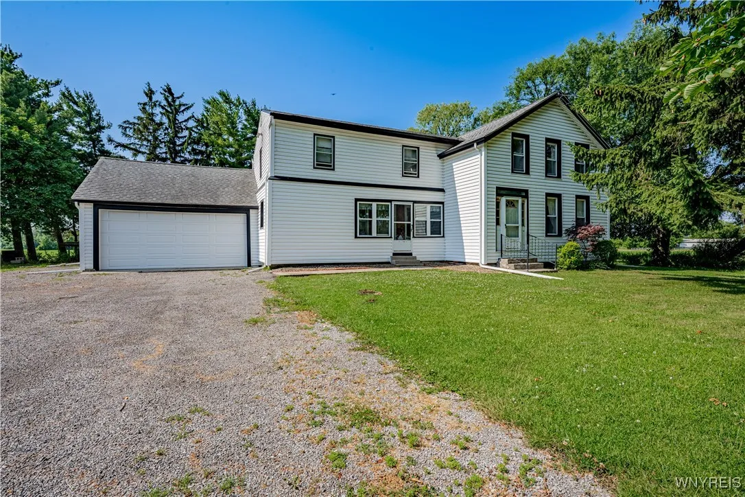 4700 Lockport Road, Pendleton, New York 14094, Pendleton, New York 14094, 4 Bedrooms Bedrooms, 10 Rooms Rooms,1 BathroomBathrooms,Residential,For Sale,4700 Lockport Road, Pendleton, New York 14094,B1619841