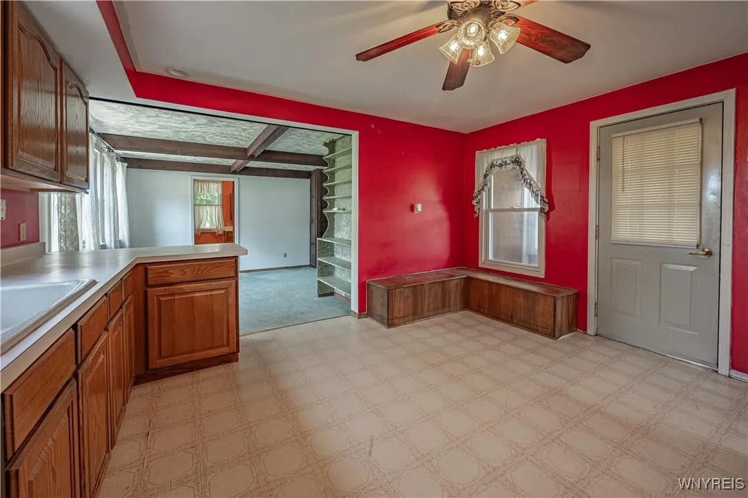 4700 Lockport Road, Pendleton, New York 14094, Pendleton, New York 14094, 4 Bedrooms Bedrooms, 10 Rooms Rooms,1 BathroomBathrooms,Residential,For Sale,4700 Lockport Road, Pendleton, New York 14094,B1619841
