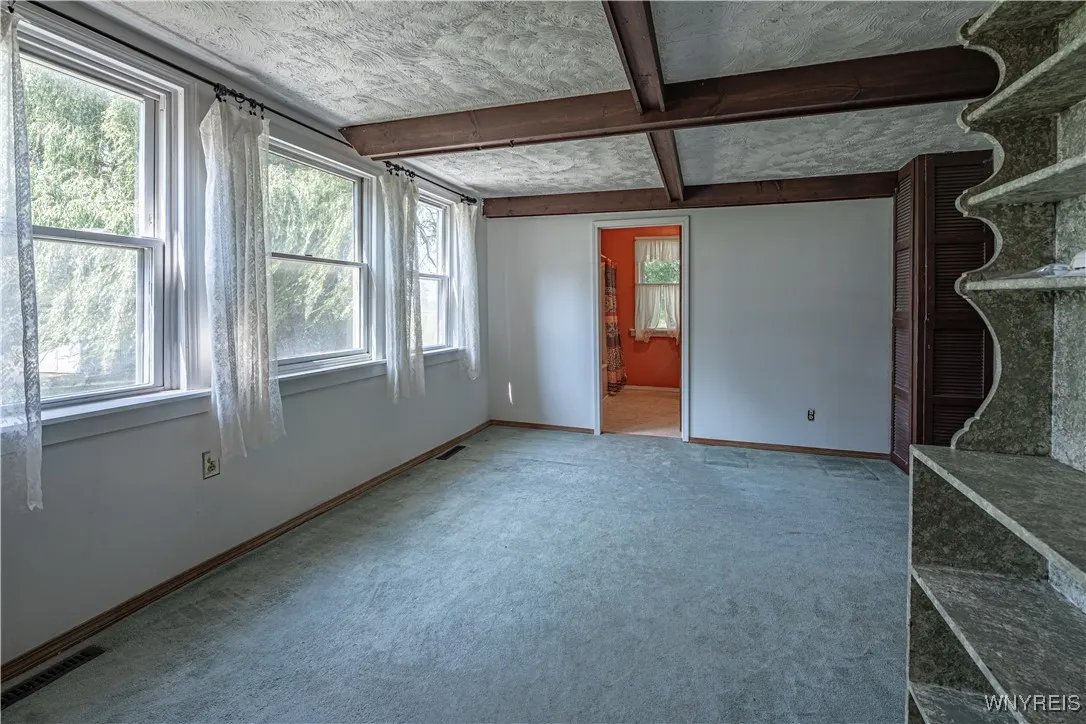 4700 Lockport Road, Pendleton, New York 14094, Pendleton, New York 14094, 4 Bedrooms Bedrooms, 10 Rooms Rooms,1 BathroomBathrooms,Residential,For Sale,4700 Lockport Road, Pendleton, New York 14094,B1619841