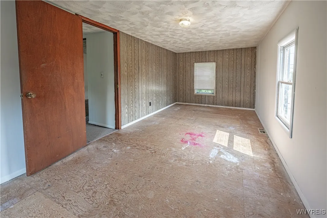 4700 Lockport Road, Pendleton, New York 14094, Pendleton, New York 14094, 4 Bedrooms Bedrooms, 10 Rooms Rooms,1 BathroomBathrooms,Residential,For Sale,4700 Lockport Road, Pendleton, New York 14094,B1619841