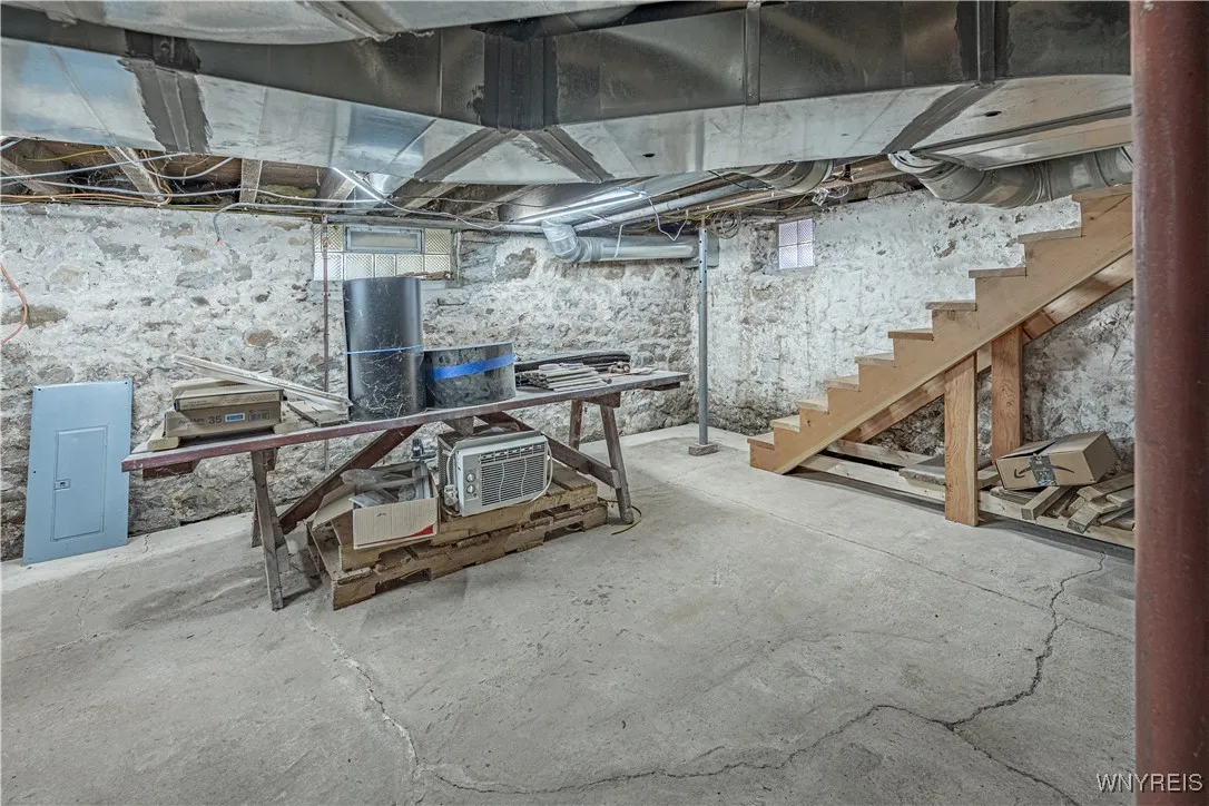 4700 Lockport Road, Pendleton, New York 14094, Pendleton, New York 14094, 4 Bedrooms Bedrooms, 10 Rooms Rooms,1 BathroomBathrooms,Residential,For Sale,4700 Lockport Road, Pendleton, New York 14094,B1619841