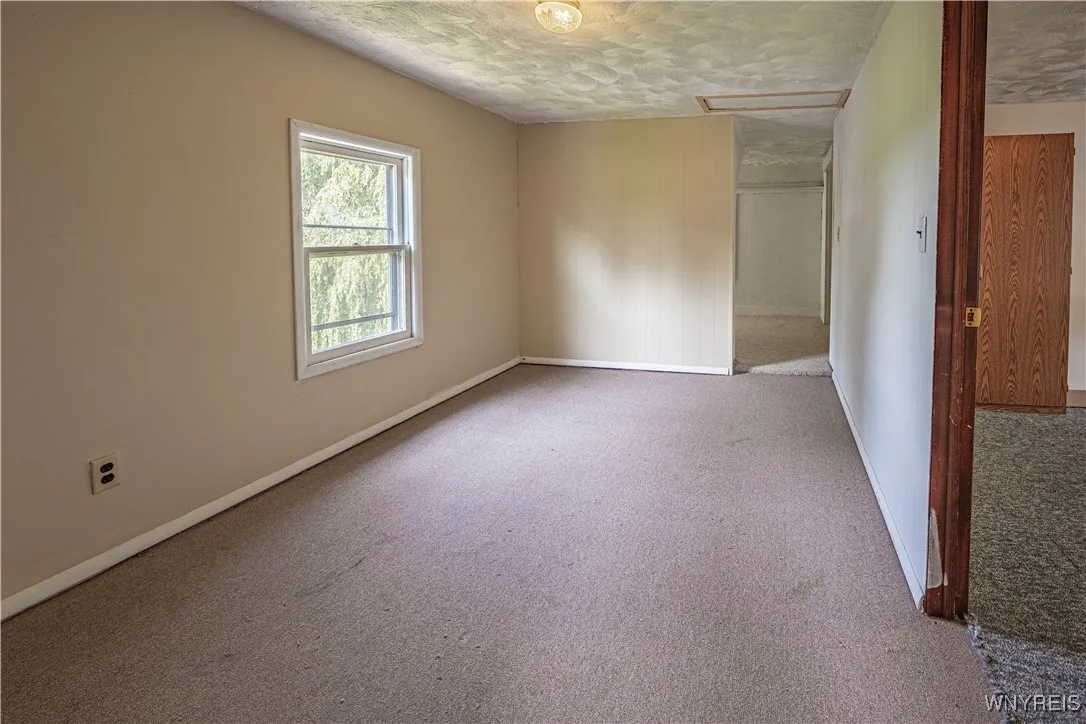 4700 Lockport Road, Pendleton, New York 14094, Pendleton, New York 14094, 4 Bedrooms Bedrooms, 10 Rooms Rooms,1 BathroomBathrooms,Residential,For Sale,4700 Lockport Road, Pendleton, New York 14094,B1619841