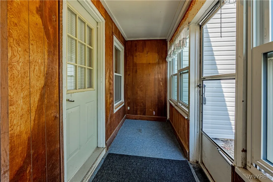 4700 Lockport Road, Pendleton, New York 14094, Pendleton, New York 14094, 4 Bedrooms Bedrooms, 10 Rooms Rooms,1 BathroomBathrooms,Residential,For Sale,4700 Lockport Road, Pendleton, New York 14094,B1619841