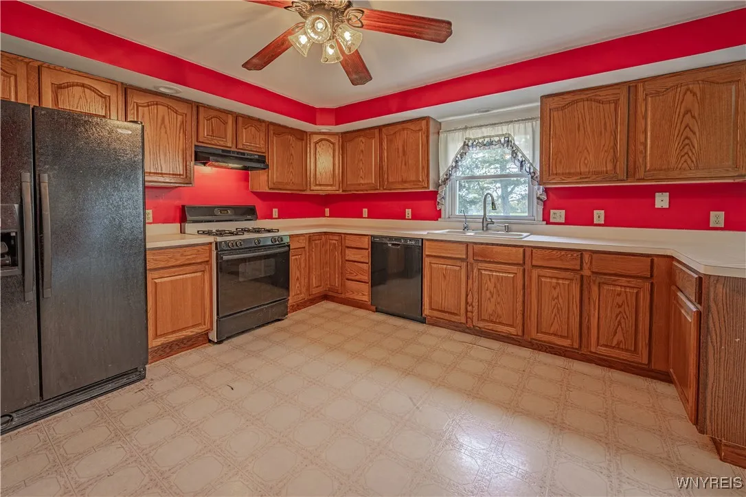4700 Lockport Road, Pendleton, New York 14094, Pendleton, New York 14094, 4 Bedrooms Bedrooms, 10 Rooms Rooms,1 BathroomBathrooms,Residential,For Sale,4700 Lockport Road, Pendleton, New York 14094,B1619841
