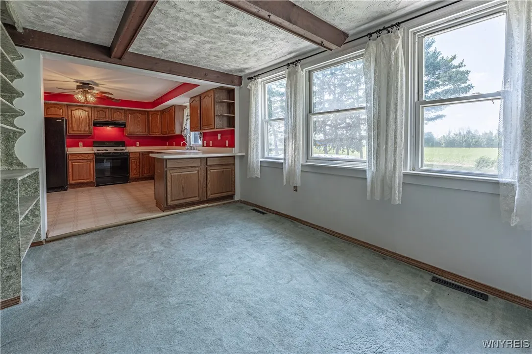 4700 Lockport Road, Pendleton, New York 14094, Pendleton, New York 14094, 4 Bedrooms Bedrooms, 10 Rooms Rooms,1 BathroomBathrooms,Residential,For Sale,4700 Lockport Road, Pendleton, New York 14094,B1619841