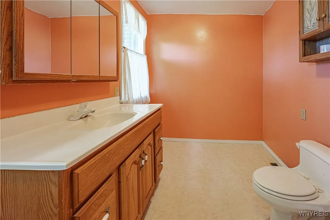 4700 Lockport Road, Pendleton, New York 14094, Pendleton, New York 14094, 4 Bedrooms Bedrooms, 10 Rooms Rooms,1 BathroomBathrooms,Residential,For Sale,4700 Lockport Road, Pendleton, New York 14094,B1619841