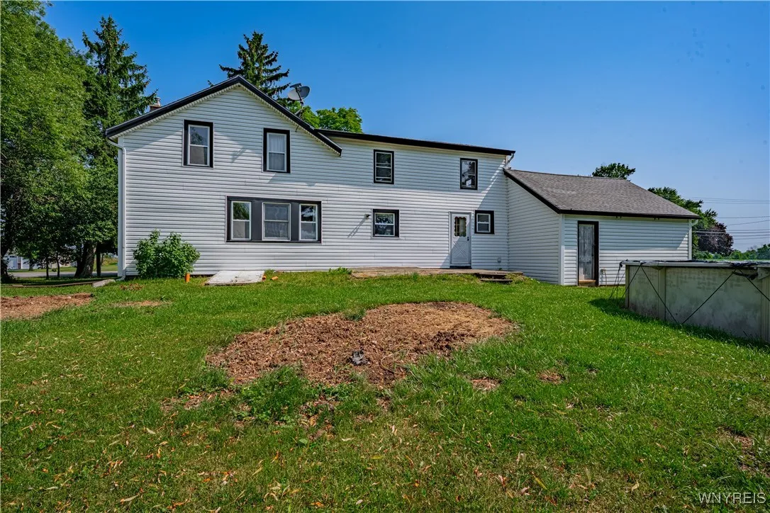 4700 Lockport Road, Pendleton, New York 14094, Pendleton, New York 14094, 4 Bedrooms Bedrooms, 10 Rooms Rooms,1 BathroomBathrooms,Residential,For Sale,4700 Lockport Road, Pendleton, New York 14094,B1619841
