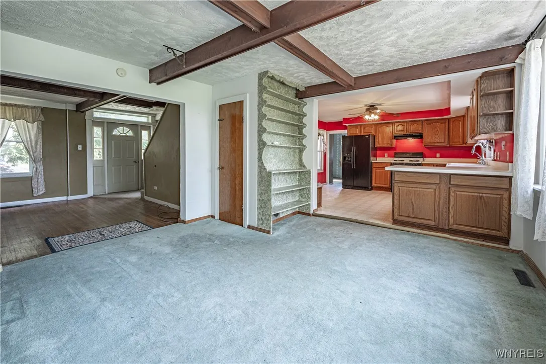 4700 Lockport Road, Pendleton, New York 14094, Pendleton, New York 14094, 4 Bedrooms Bedrooms, 10 Rooms Rooms,1 BathroomBathrooms,Residential,For Sale,4700 Lockport Road, Pendleton, New York 14094,B1619841