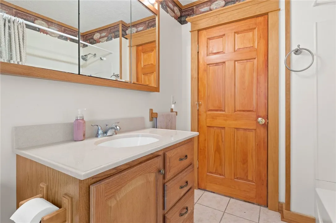 4545 County Road 16, Canandaigua Town, New York 14, Canandaigua Town, New York 14424, 3 Bedrooms Bedrooms, 6 Rooms Rooms,2 BathroomsBathrooms,Residential,For Sale,4545 County Road 16, Canandaigua Town, New York 14,R1619131
