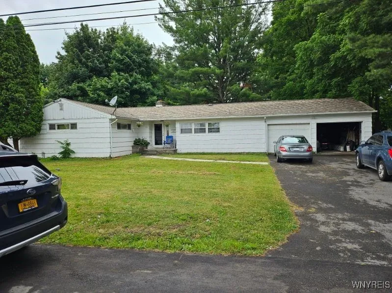 120 Camp Avenue, Syracuse, New York 13207, Syracuse, New York 13207, 3 Bedrooms Bedrooms, 6 Rooms Rooms,2 BathroomsBathrooms,Residential,For Sale,120 Camp Avenue, Syracuse, New York 13207,B1619881