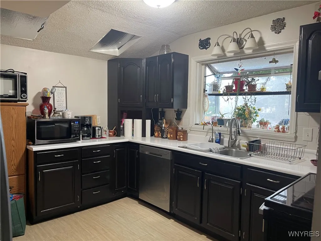 33 Millar Place, Lockport City, New York 14094, Lockport City, New York 14094, 2 Bedrooms Bedrooms, 5 Rooms Rooms,1 BathroomBathrooms,Residential,For Sale,33 Millar Place, Lockport City, New York 14094,B1619903