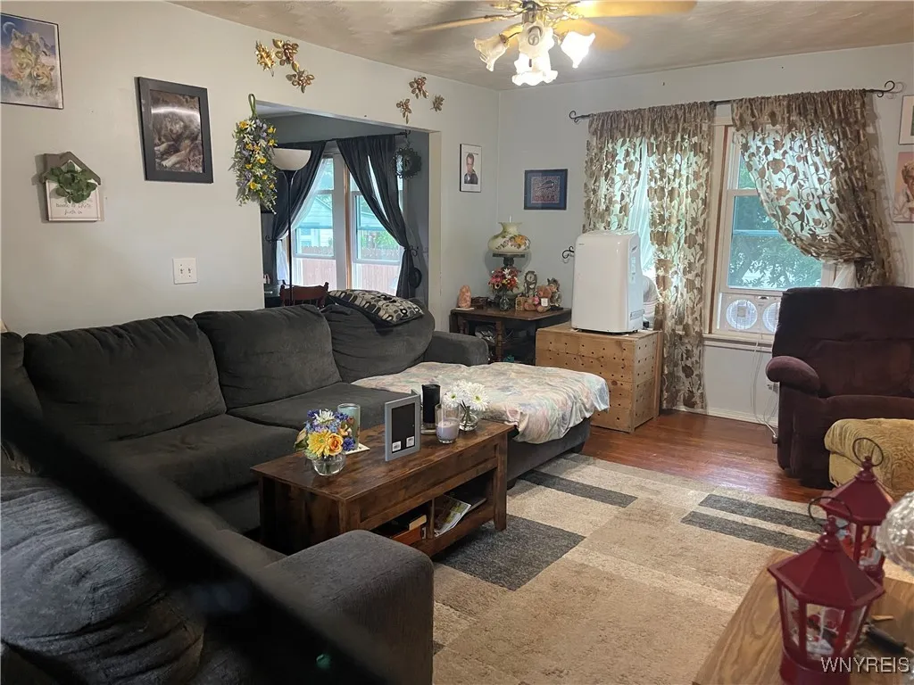 33 Millar Place, Lockport City, New York 14094, Lockport City, New York 14094, 2 Bedrooms Bedrooms, 5 Rooms Rooms,1 BathroomBathrooms,Residential,For Sale,33 Millar Place, Lockport City, New York 14094,B1619903